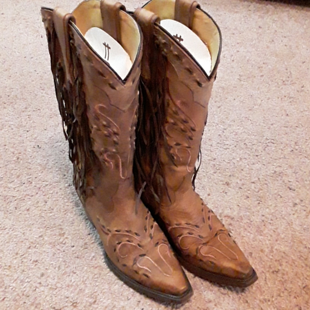 Corral boots